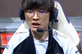 爱游戏网页版-Faker遭遇十持续失利，法国队教练压力巨大！