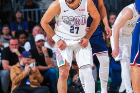 爱游戏电脑版-穆雷新星比赛规则变更表现突出，雄鹿前途光明！